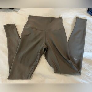 ALO Yoga Leggings in Dark Tan